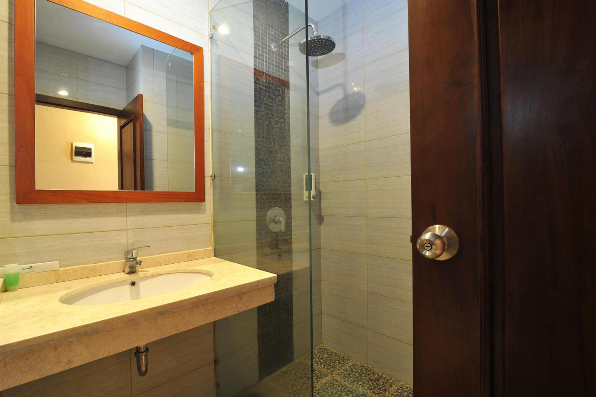 Amaya Suites Hotel Kejayan Exterior photo