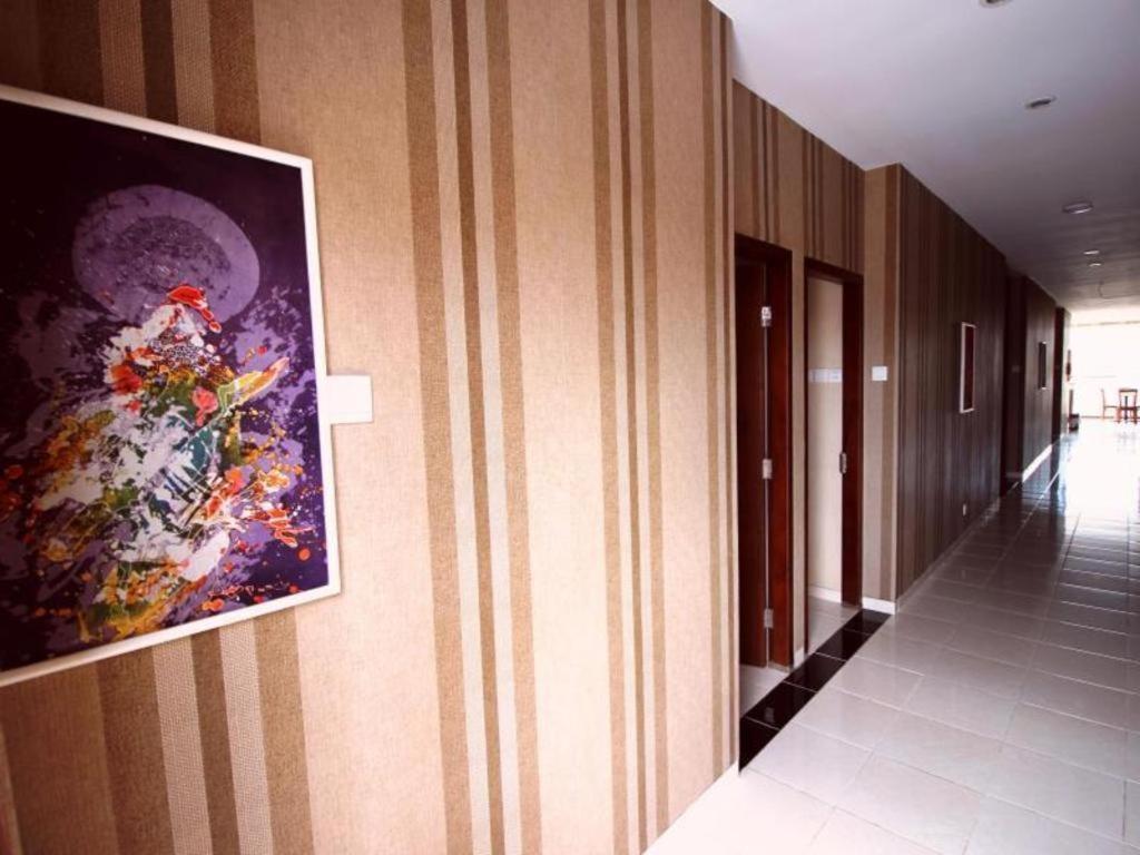 Amaya Suites Hotel Kejayan Exterior photo