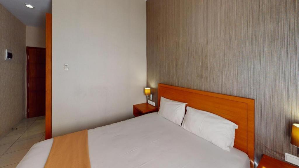 Amaya Suites Hotel Kejayan Exterior photo