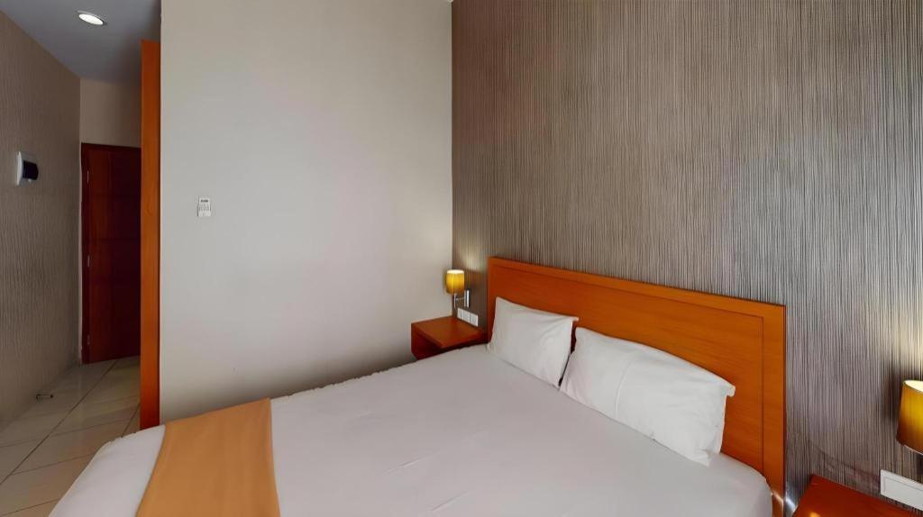 Amaya Suites Hotel Kejayan Exterior photo