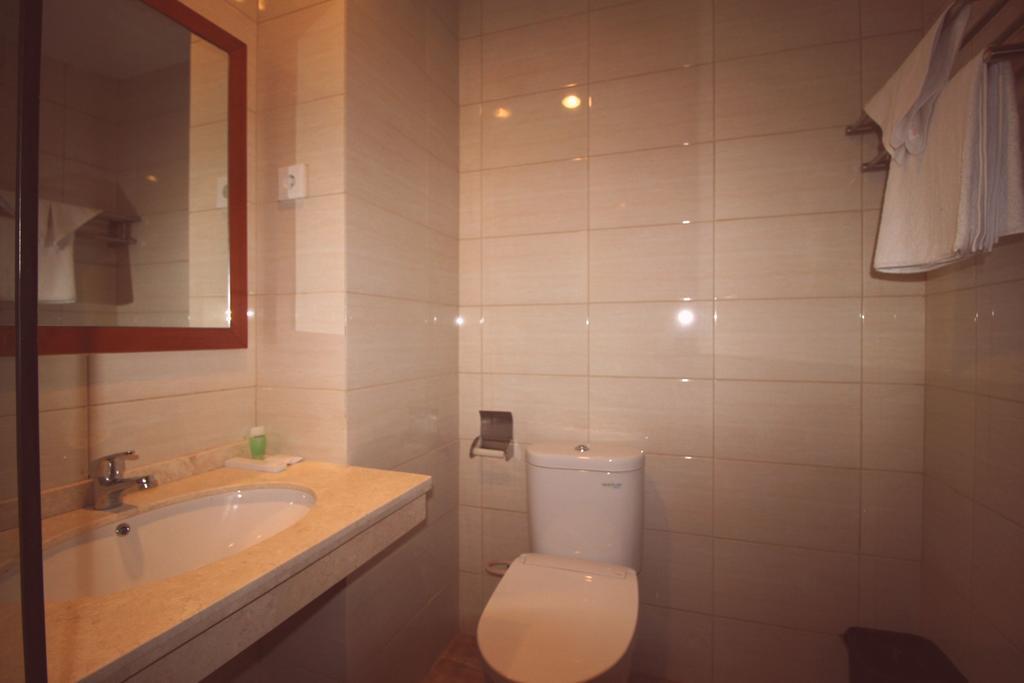 Amaya Suites Hotel Kejayan Exterior photo