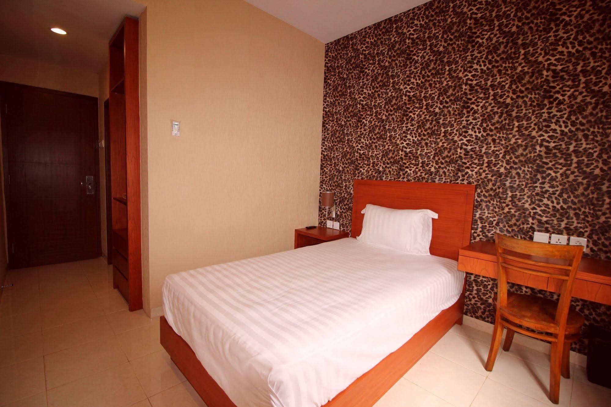 Amaya Suites Hotel Kejayan Exterior photo